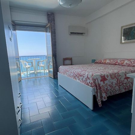Hotel Ristorante Mareblu Amantea Exteriör bild