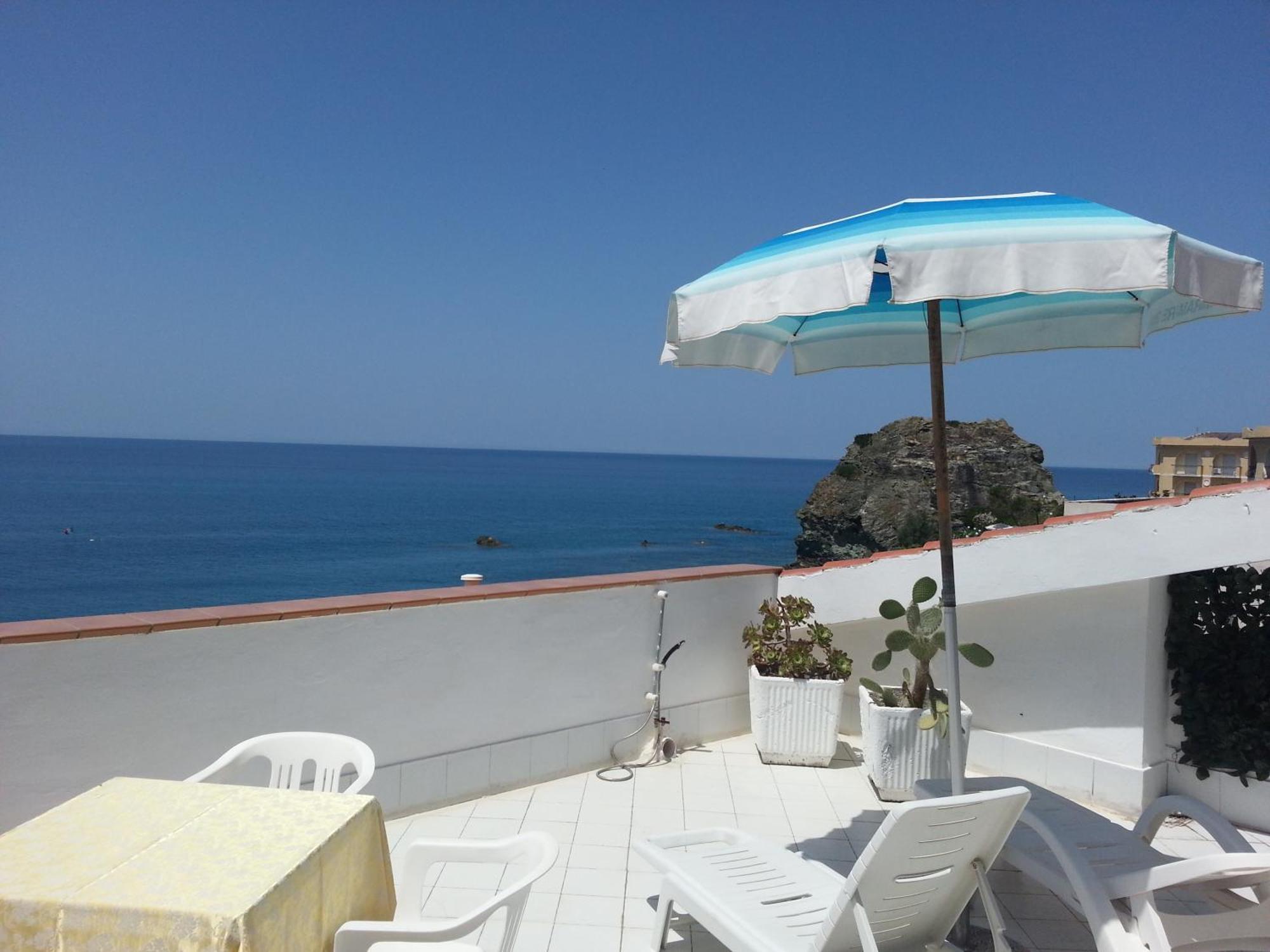 Hotel Ristorante Mareblu Amantea Exteriör bild