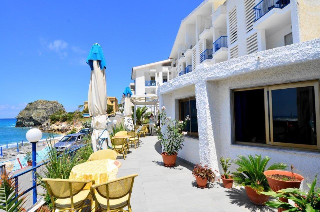 Hotel Ristorante Mareblu Amantea Exteriör bild