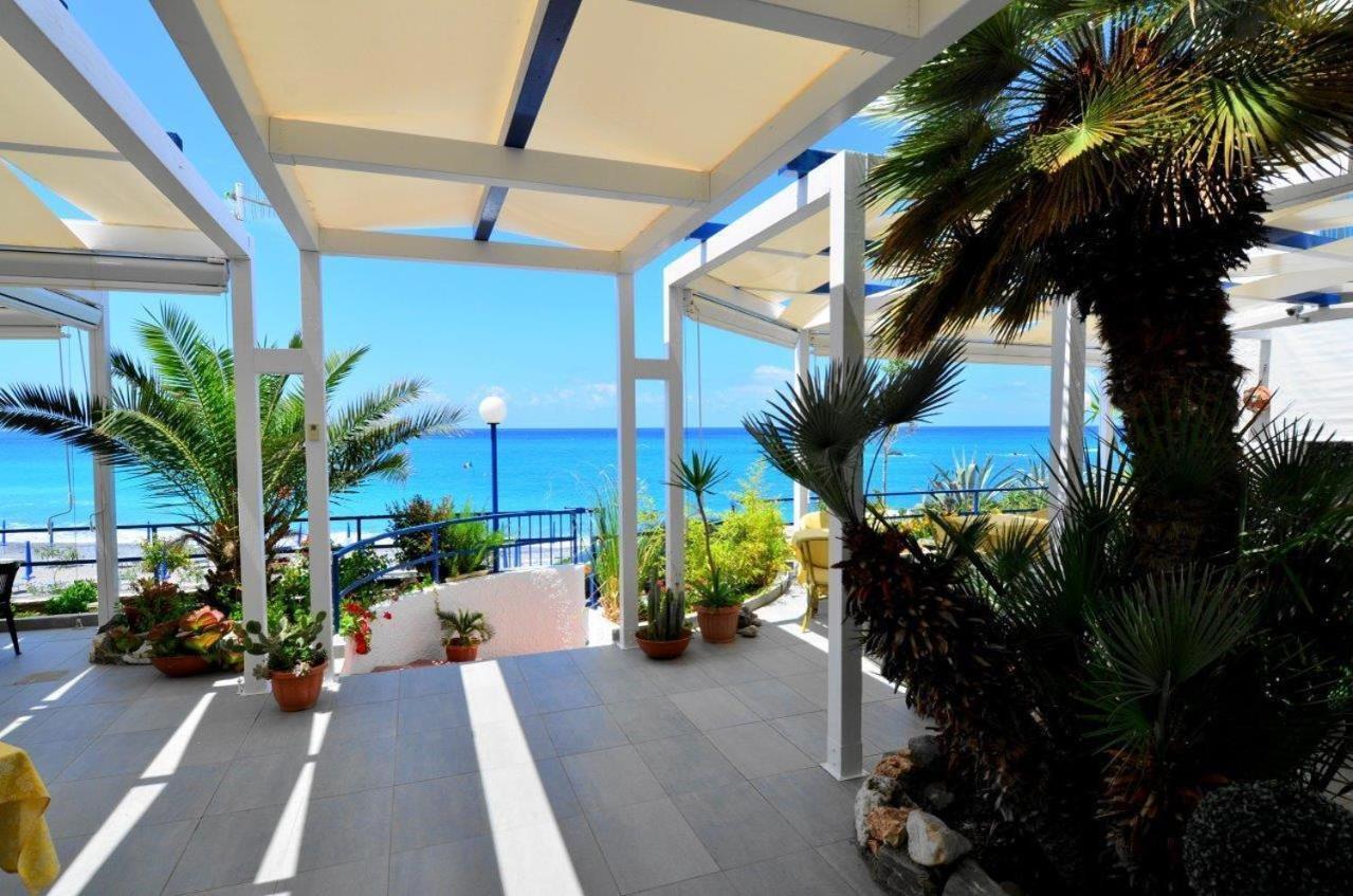 Hotel Ristorante Mareblu Amantea Exteriör bild