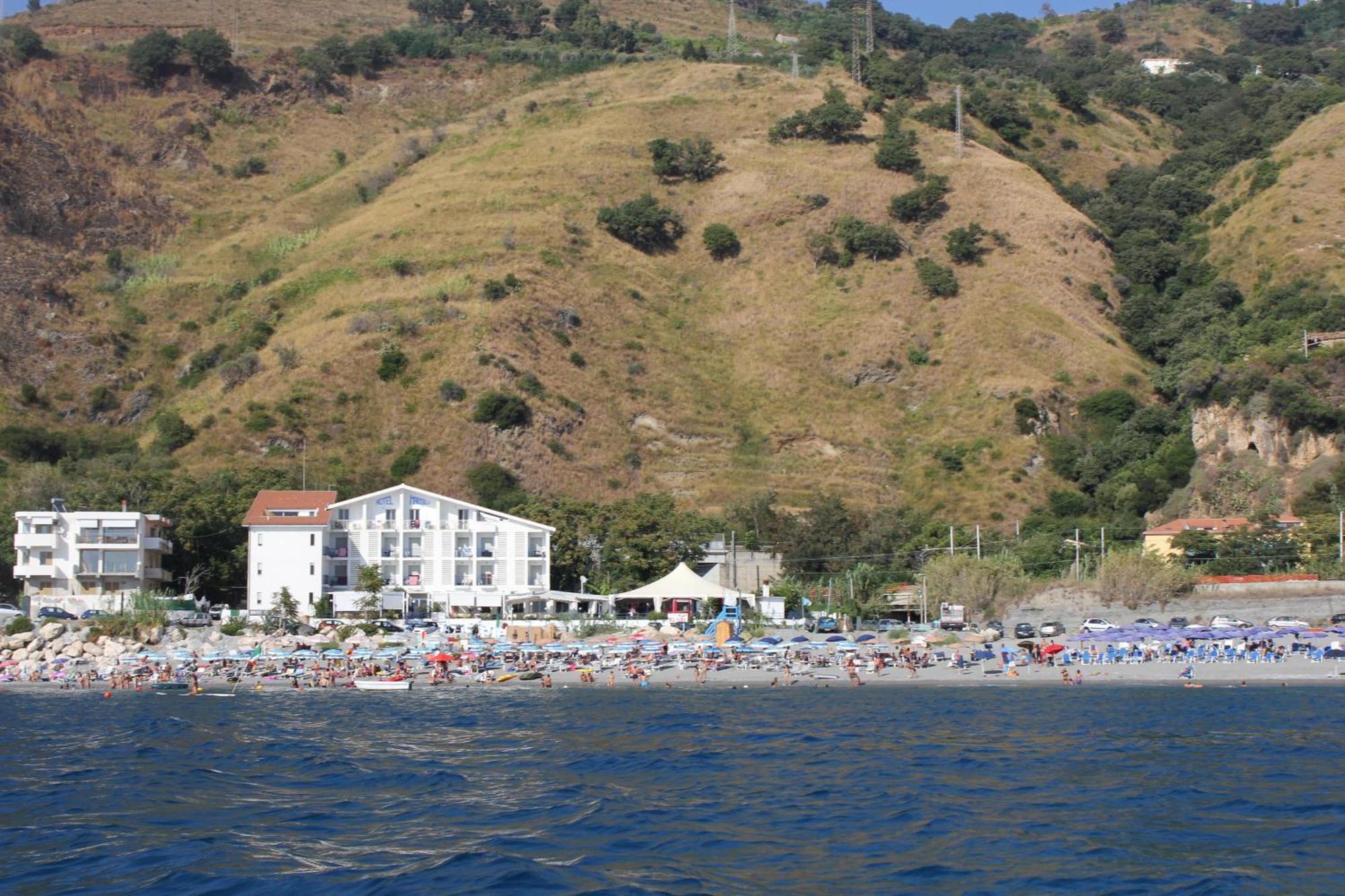 Hotel Ristorante Mareblu Amantea Exteriör bild