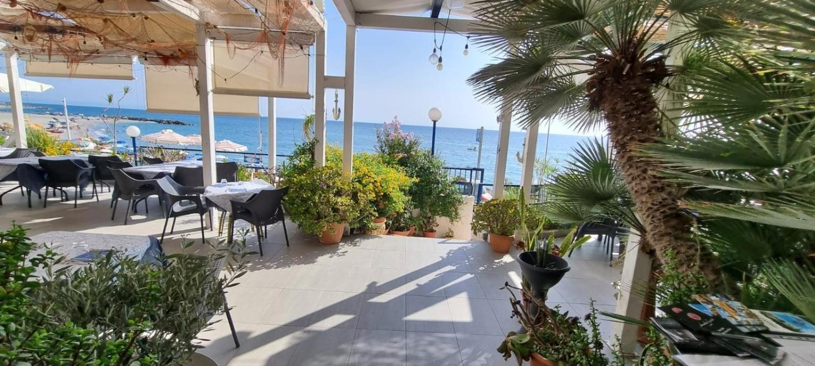 Hotel Ristorante Mareblu Amantea Exteriör bild