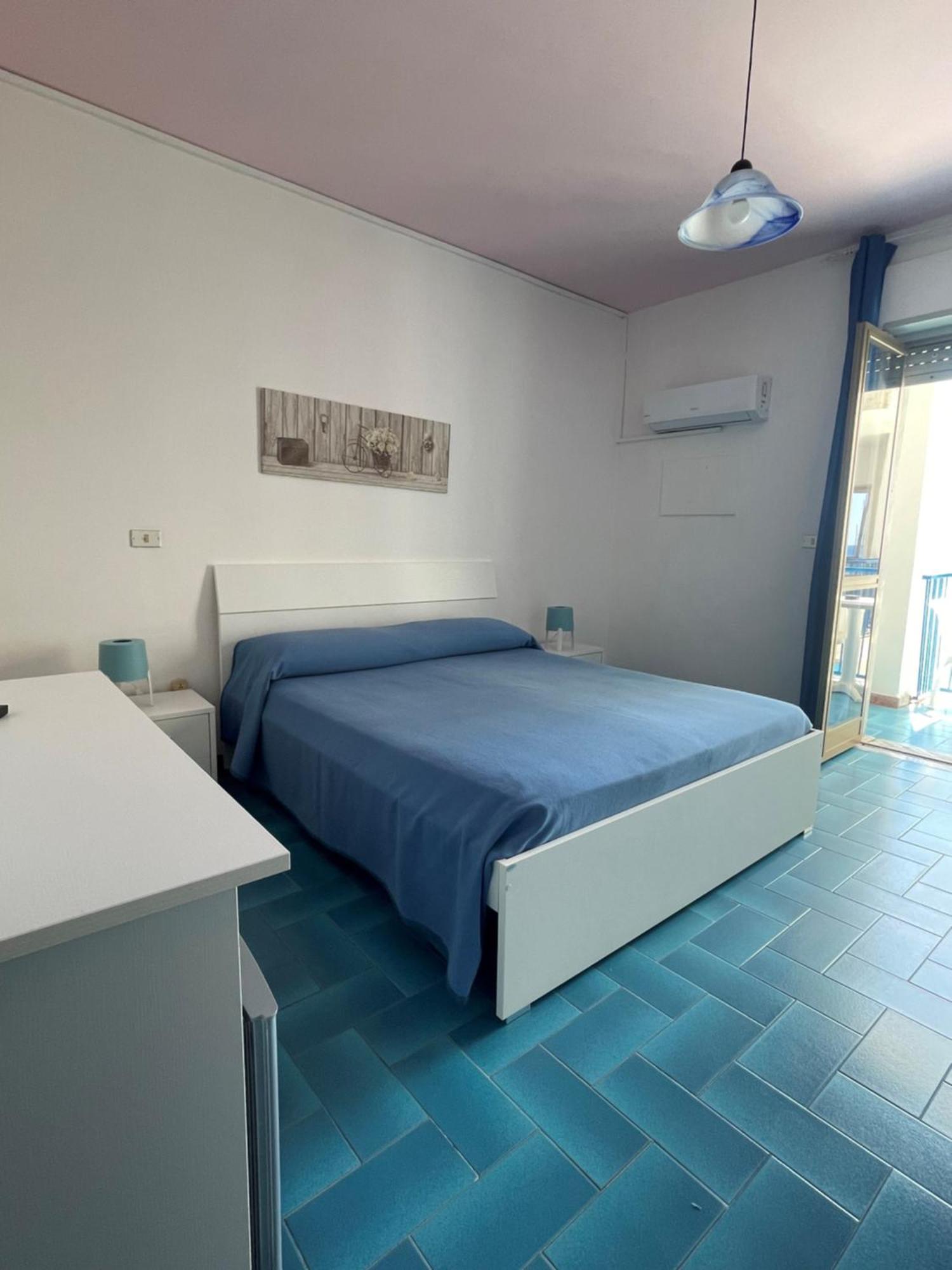 Hotel Ristorante Mareblu Amantea Exteriör bild