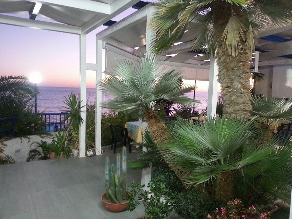 Hotel Ristorante Mareblu Amantea Exteriör bild