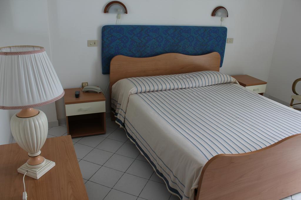 Hotel Ristorante Mareblu Amantea Rum bild